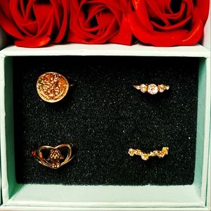 4 piece gold geometric ring set